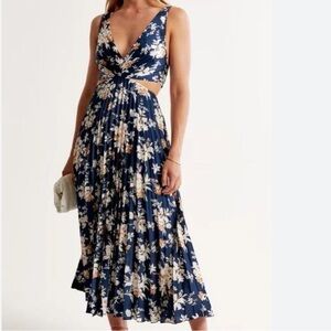 Abercrombie & Fitch Giselle Pleated Floral Cutout Dress